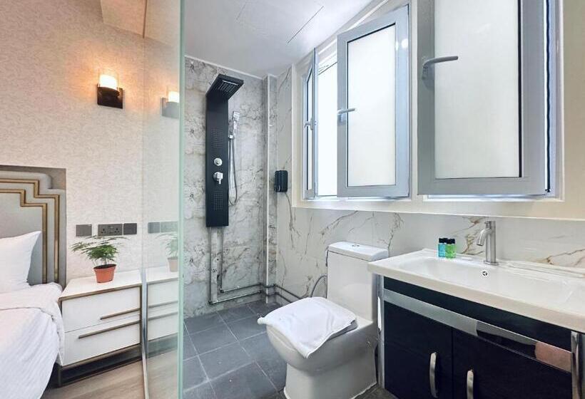 اتاق استاندارد, Kam Leng