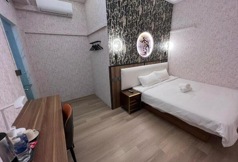 اتاق سوپریور, Kam Leng