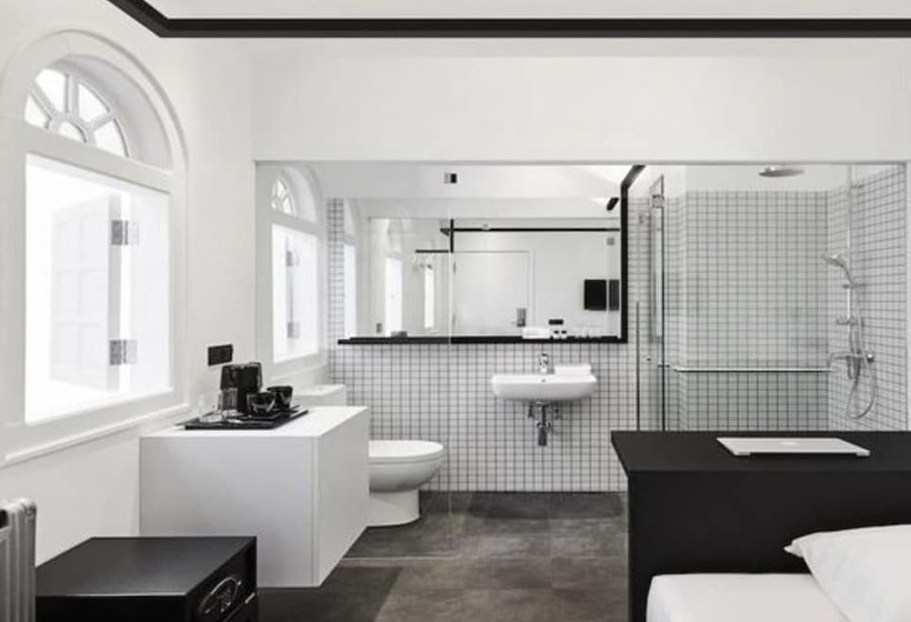 اتاق استاندارد یک نفره, Mono