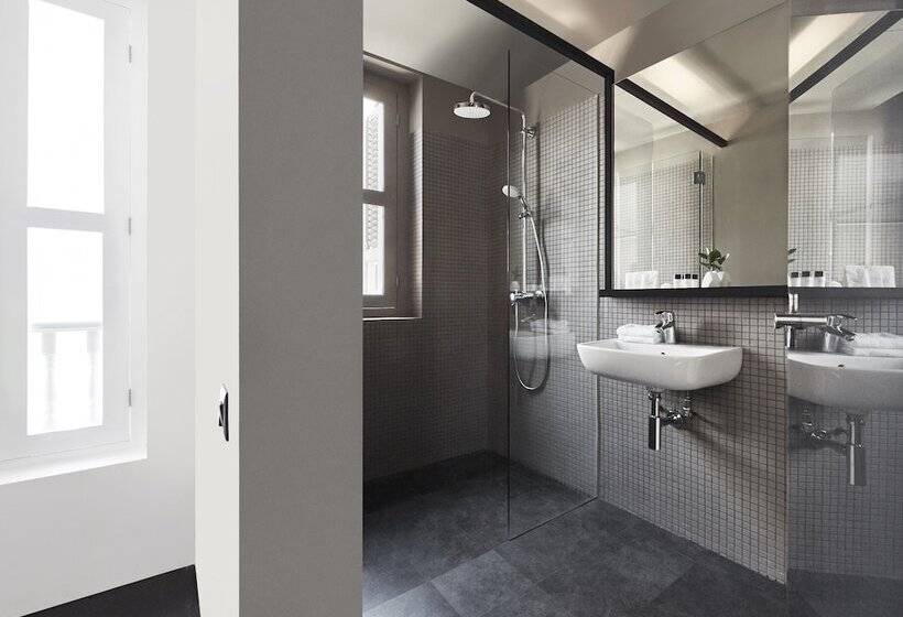 اتاق لوکس, Mono