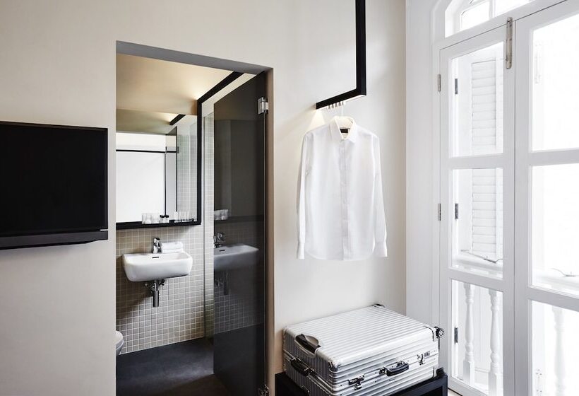 اتاق لوکس, Mono