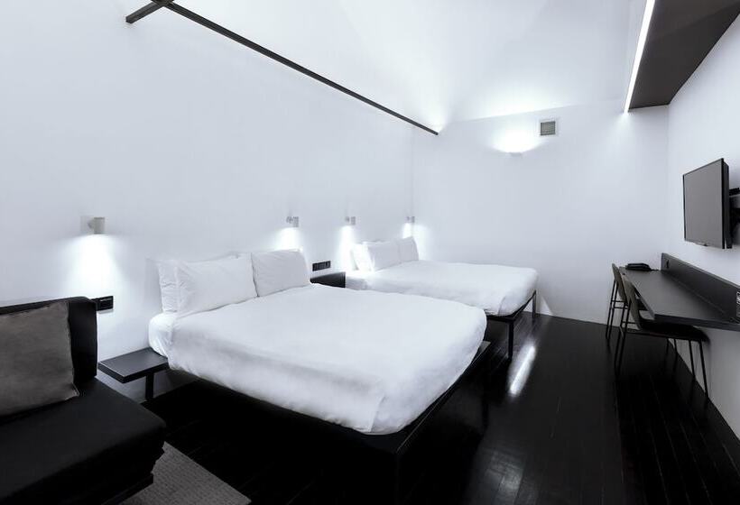 اتاق خانوادگی, Mono