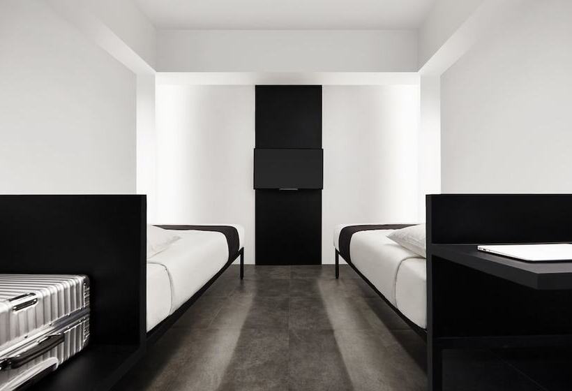 اتاق خانوادگی, Mono