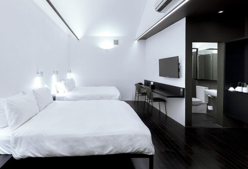 اتاق خانوادگی, Mono