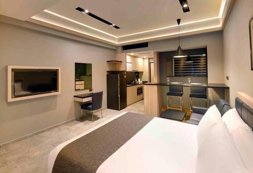 استودیوی استاندارد, Orchard Grand Court