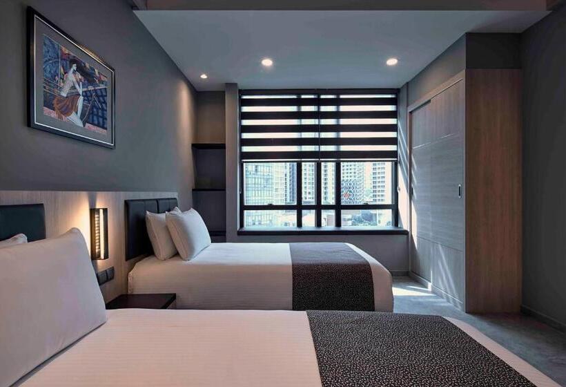 استودیوی استاندارد, Orchard Grand Court