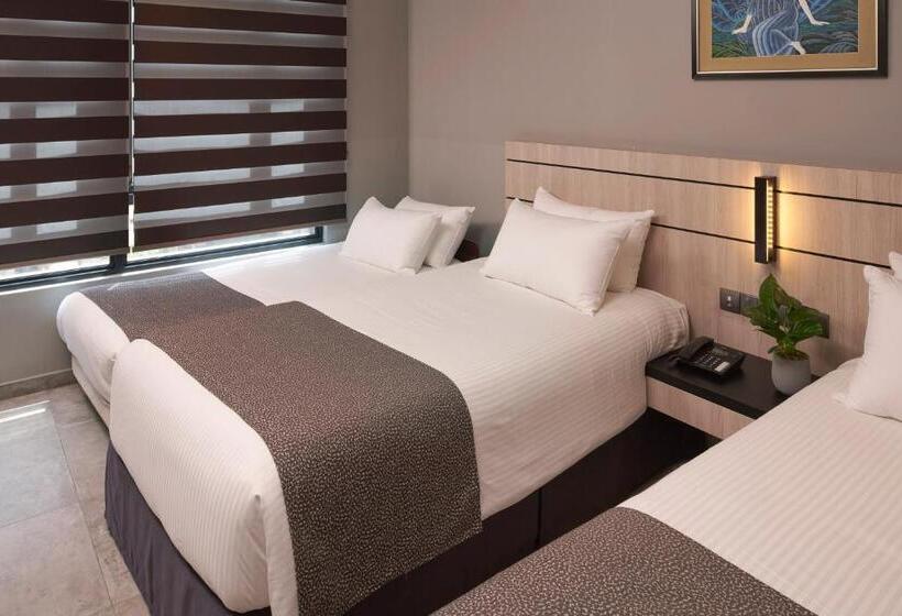 استودیوی استاندارد, Orchard Grand Court