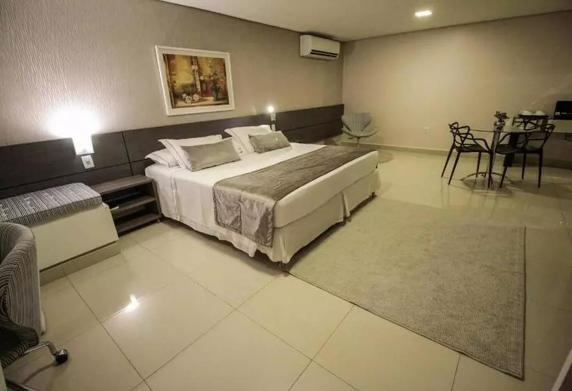 سوییت لوکس, Oscar Hotel Executive