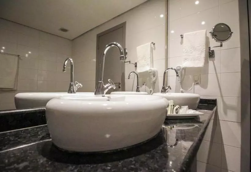 سوییت لوکس, Oscar Hotel Executive