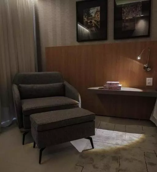 اتاق سوپریور, Oscar Hotel Executive