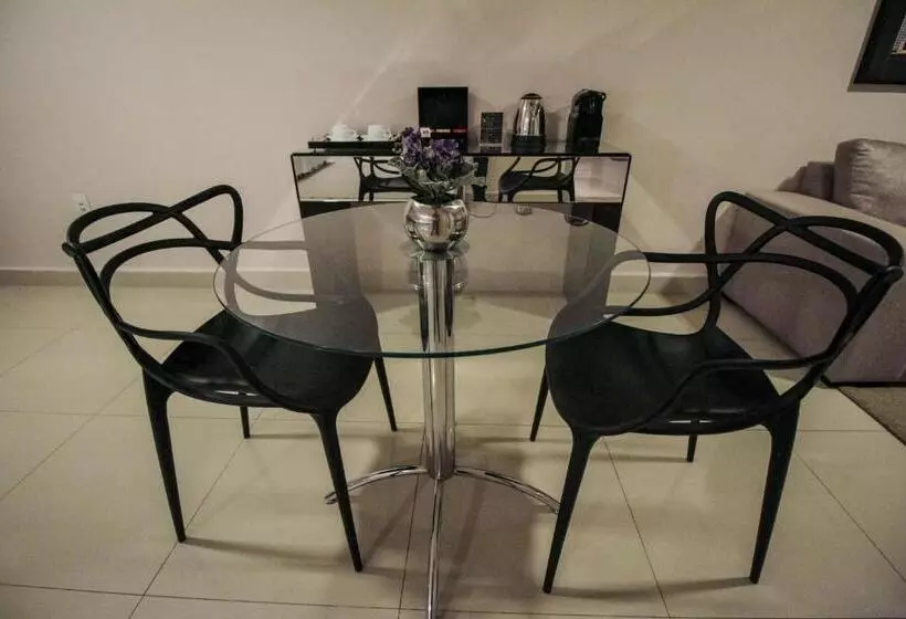 سوییت لوکس, Oscar Hotel Executive
