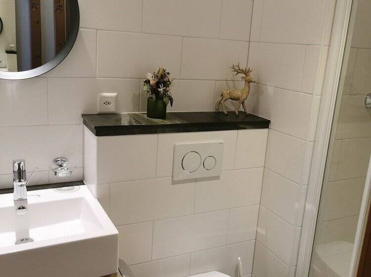 标准间, Spannort Family Home With Common Kitchen And Self Check In