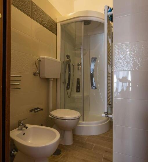 חדר סטנדרט לשלושה, Affittacamere Raggio Di Sole