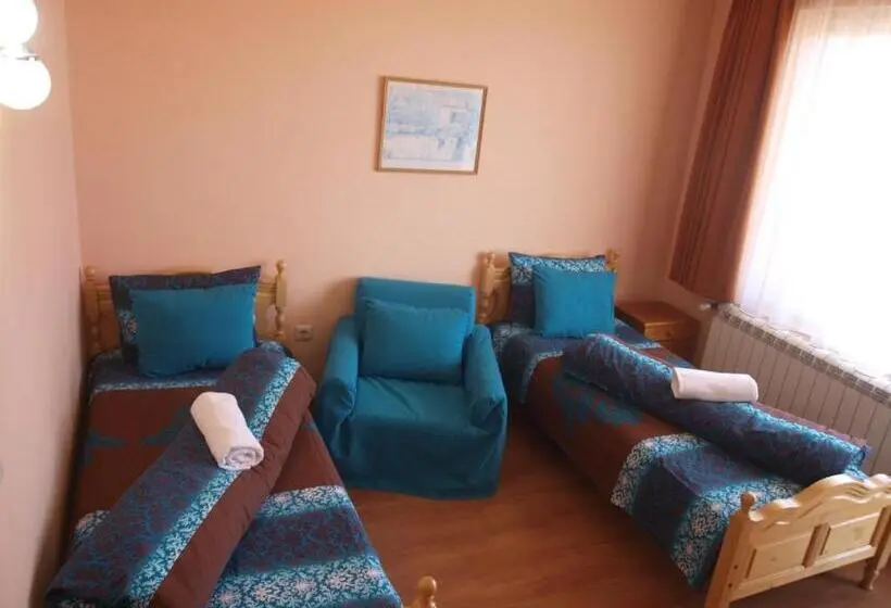 اتاق لوکس با بالکن, Guest House Gergevana