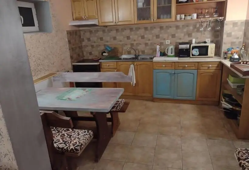 ویلای 1 خوابه, Guest House Gergevana