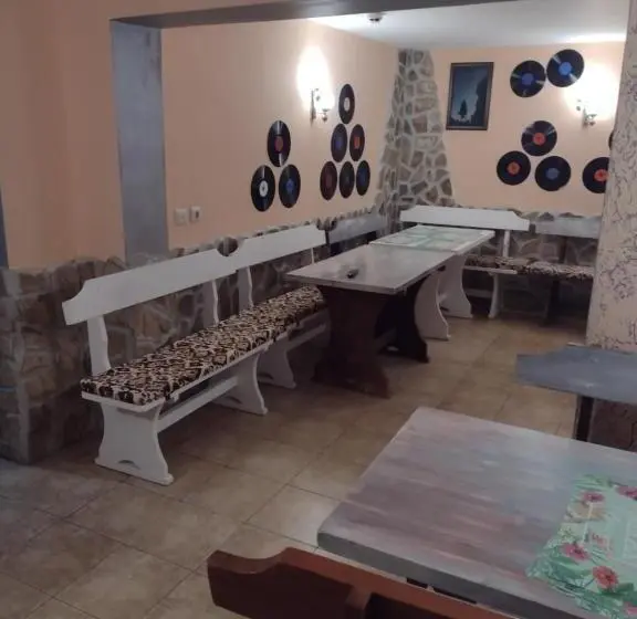 ویلای 1 خوابه, Guest House Gergevana
