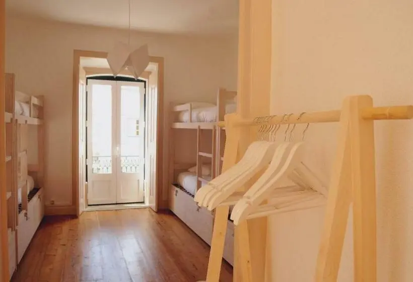 ルームシェアのワンベッド, Origens Hostel