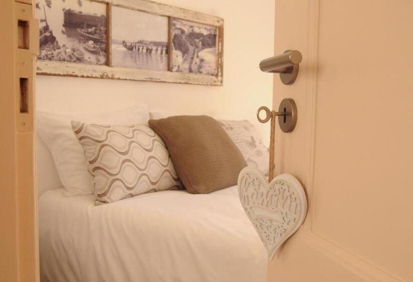 Номер Базовый Совметсный Санузел, Origens Hostel