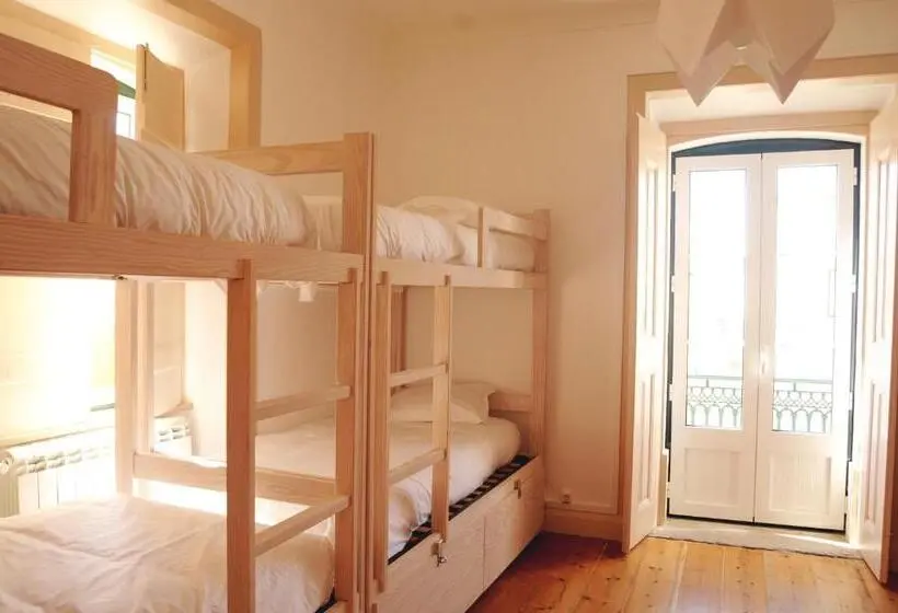 ルームシェアのワンベッド, Origens Hostel