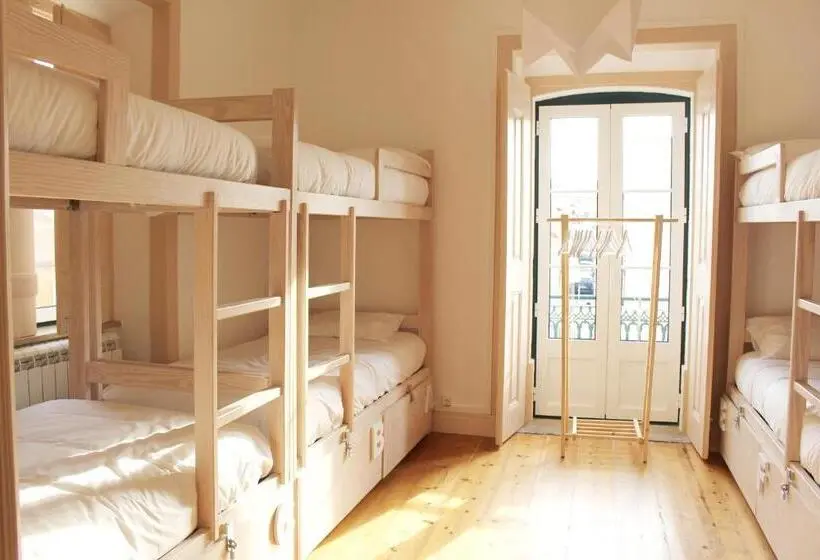 ルームシェアのワンベッド, Origens Hostel
