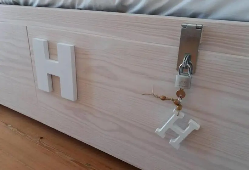 ルームシェアのワンベッド, Origens Hostel