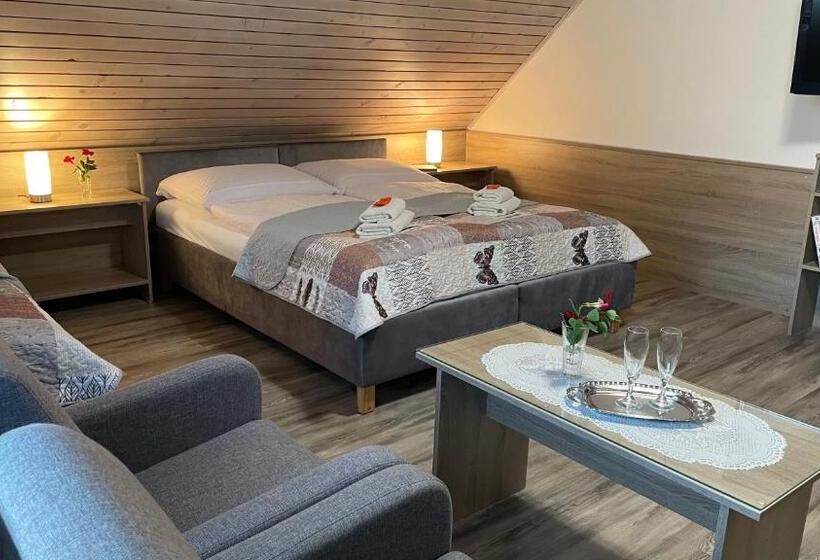 Четырехместный Номер Стандарт, Privát Martin