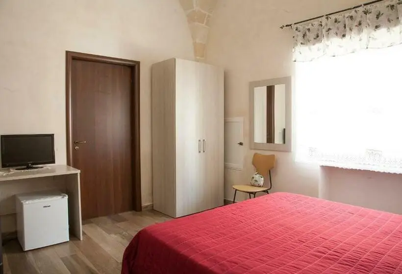Standard Kolmen Hengen Huone, Le 5 Volte