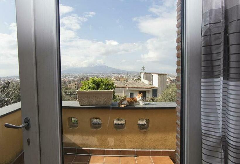 جناح مطلّ علي حمام السباحة, Villa C Luxury Estate