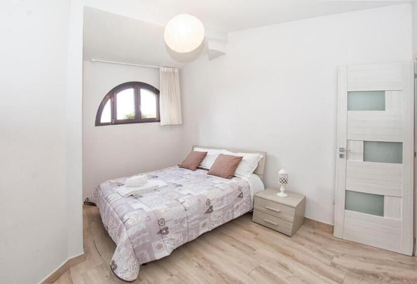 جناح, Villa C Luxury Estate