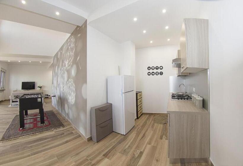 جناح مطلّ علي حمام السباحة, Villa C Luxury Estate