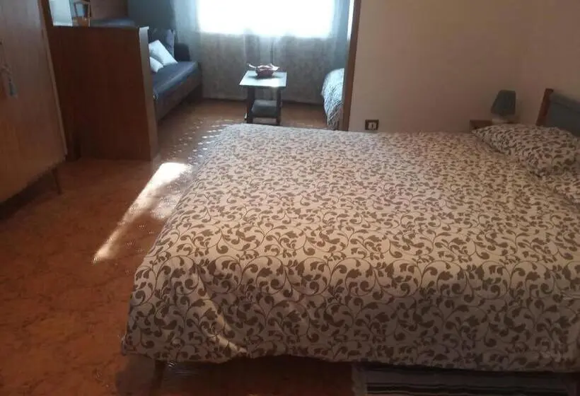 スタンダードルーム, A Casa Della Zia