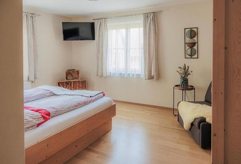 اتاق لوکس, Bauernhof Kure