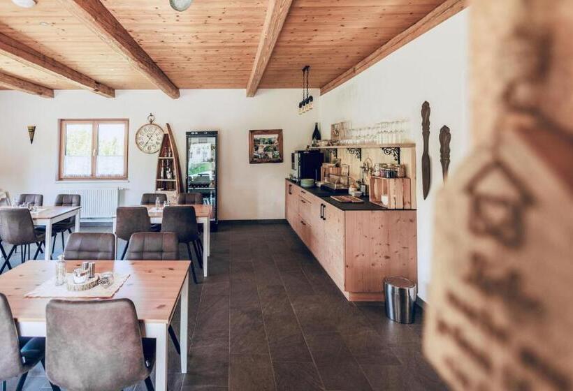 اتاق خانوادگی, Bauernhof Kure