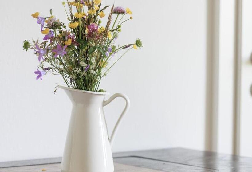 اتاق لوکس, Bauernhof Kure