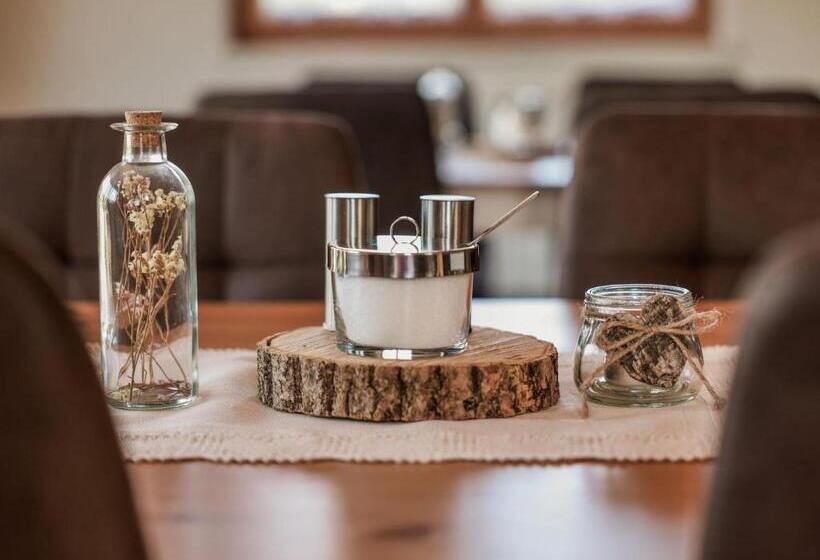 اتاق لوکس, Bauernhof Kure