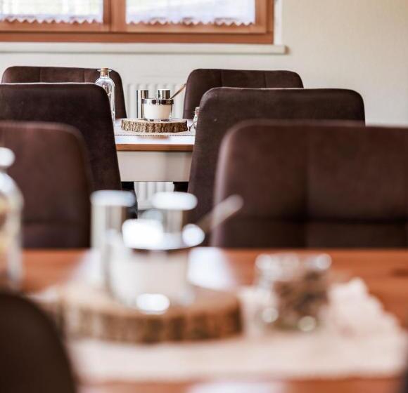 اتاق لوکس, Bauernhof Kure