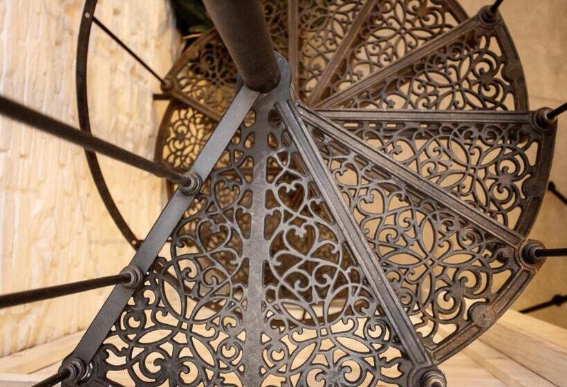 ドゥプレックスルーム, Sasaràl Suites