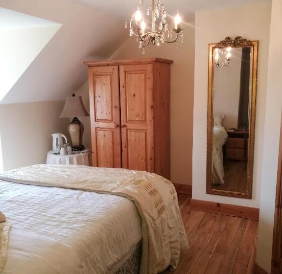 חדר דלוקס, Assaroe House