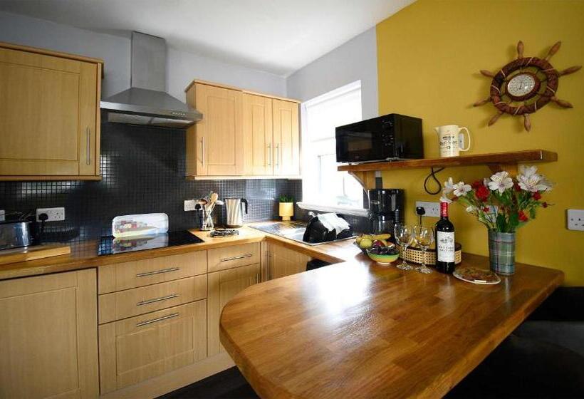 בקתת חדר, Heatherfield House B&b