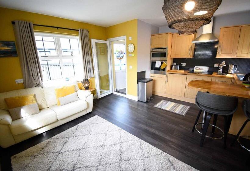 בקתת חדר, Heatherfield House B&b