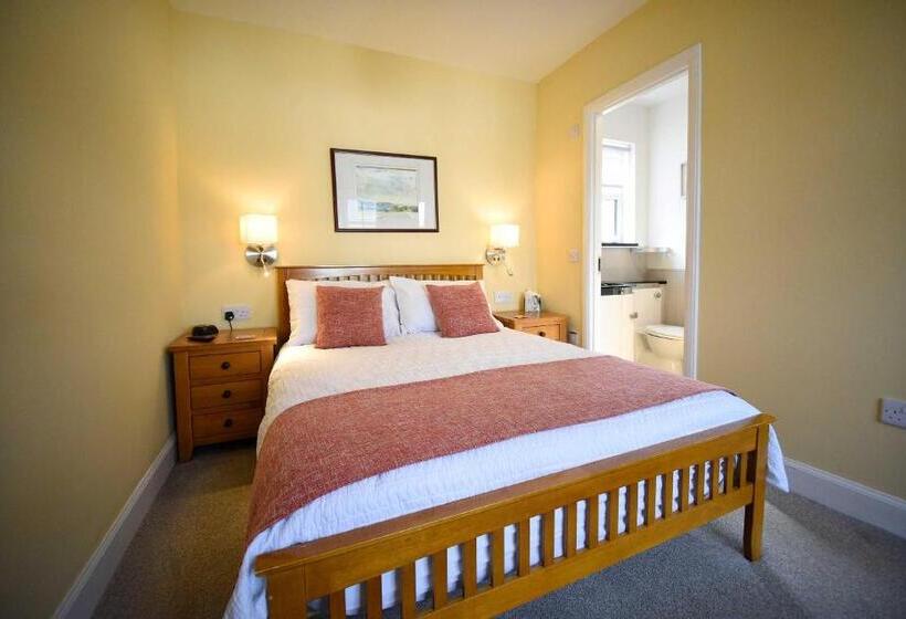 בקתת חדר, Heatherfield House B&b