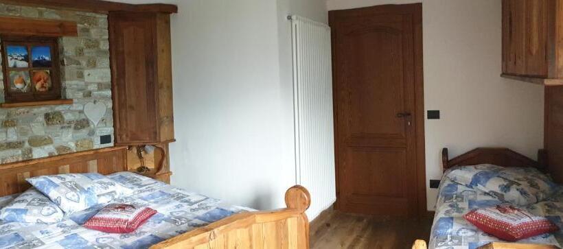 חדר סטנדרט לשלושה, Le Petit Coeur