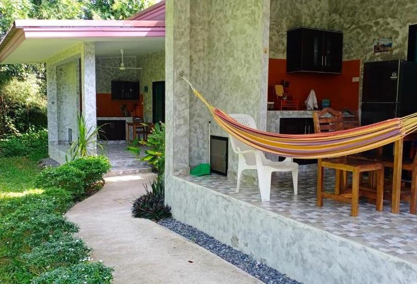 Бунгало Стандарт, Nananuira Apartment And Room