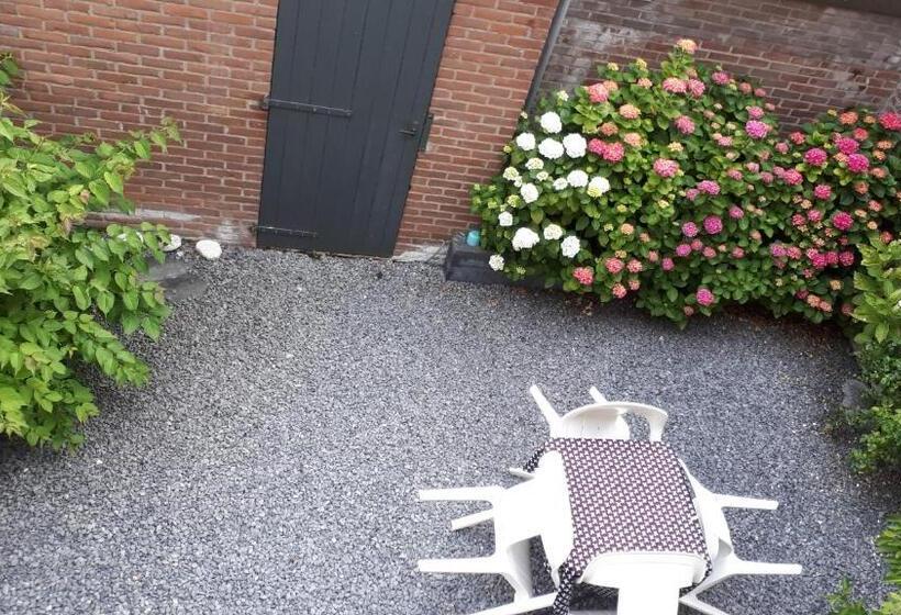 家庭间, De Notenbalk Aan Zee