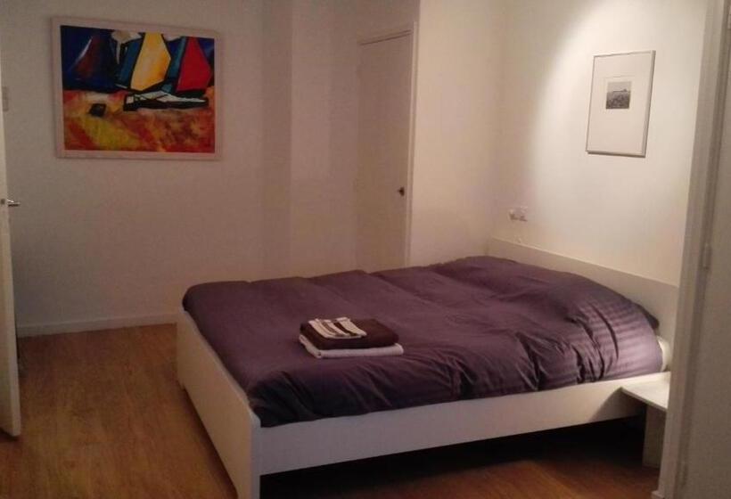 家庭间, De Notenbalk Aan Zee