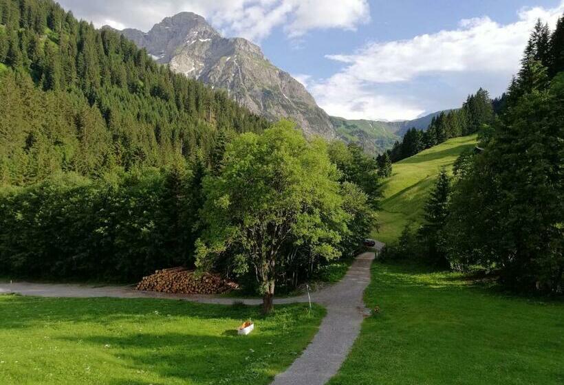 ファミリールーム, Haus Derra