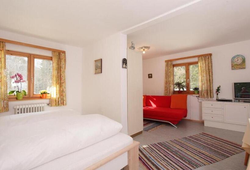 ファミリールーム, Haus Derra