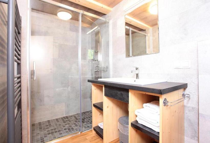 ベーシックルーム, Haus Derra