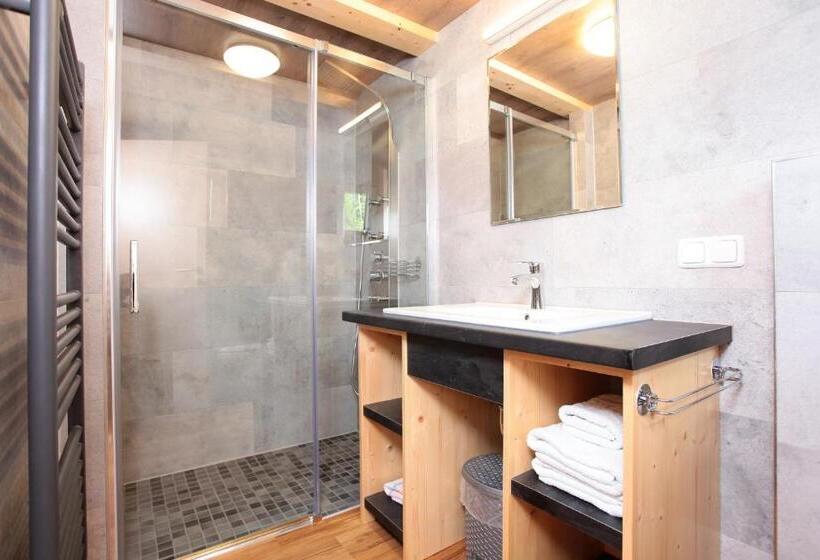 ベーシックルーム, Haus Derra