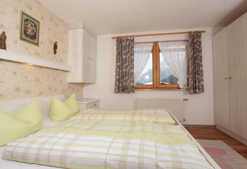 バルコニー付き１ベッドルームアパートメント, Haus Derra